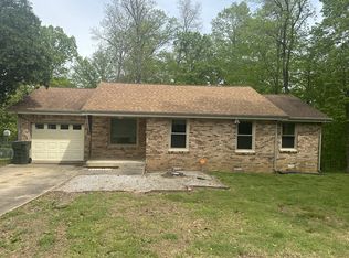 829 Lennox Rd, Clarksville, TN 37042