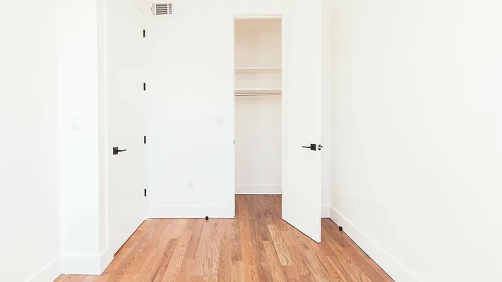 Rented by Nooklyn NYC LLC | media 17