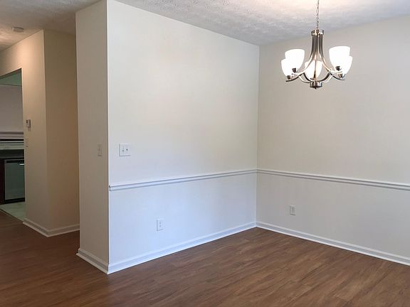 3rd image of 370 Berckman Dr