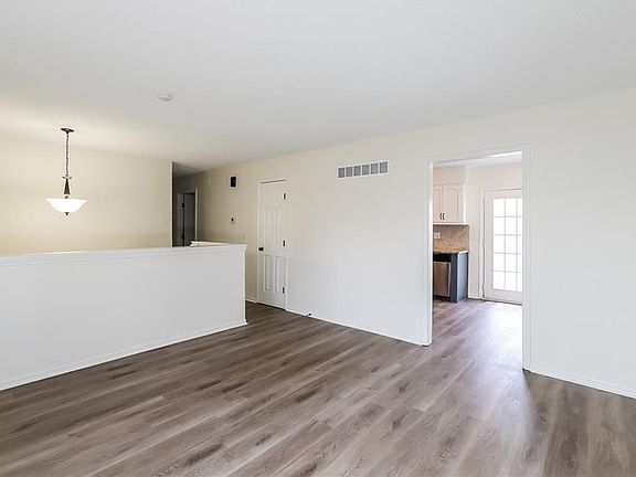5th image of 200 Richfield Ct