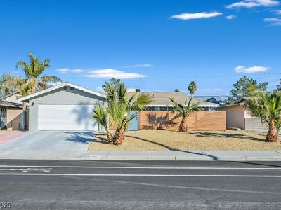 105 Shadow Ln, Las Vegas, NV, 89106