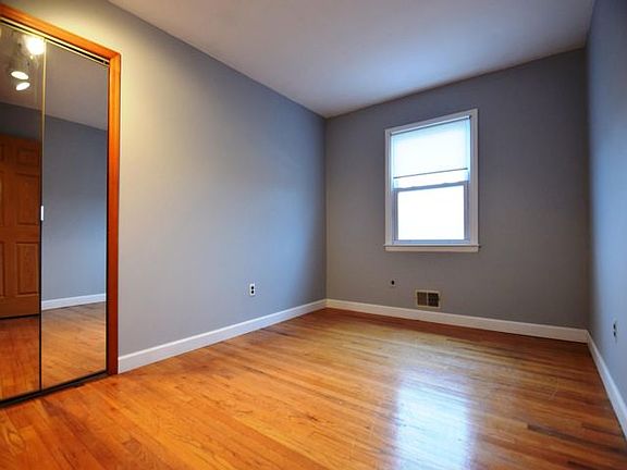 4th image of 92 Cedarview Ave