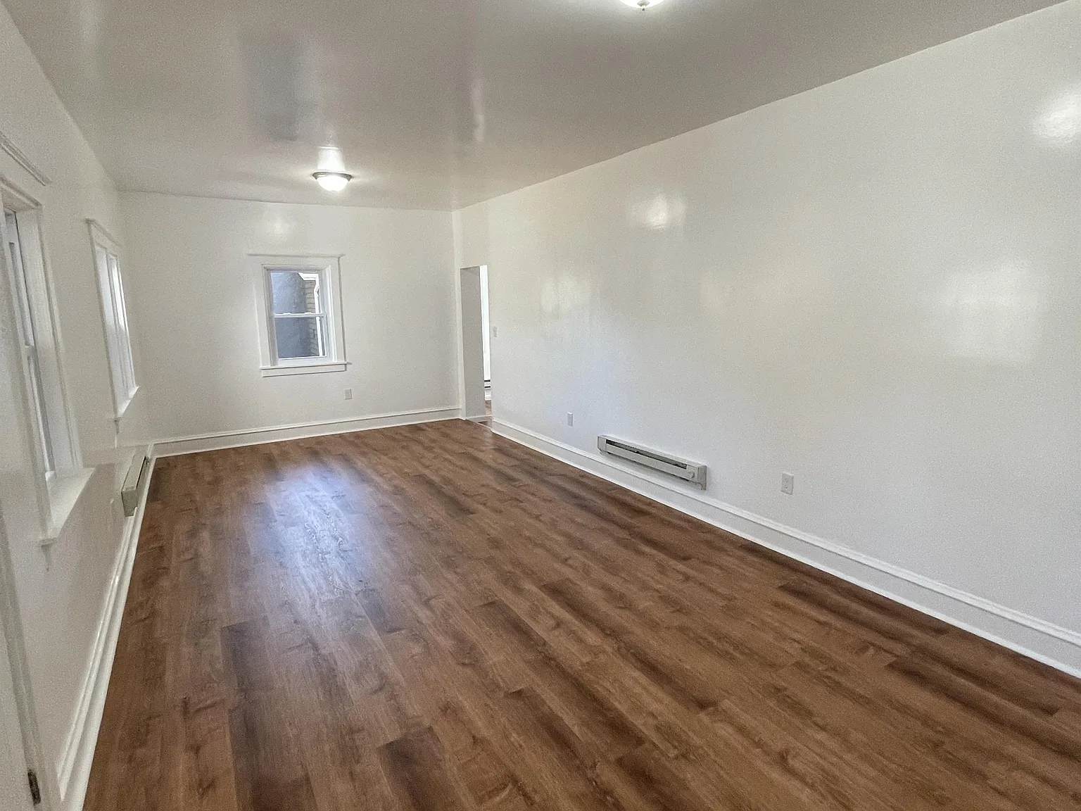595 North Broadway - 1 — Photo 3