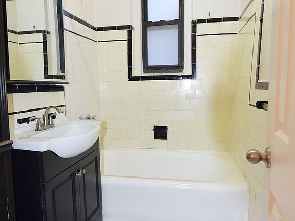 4th image of 39-88 49th St #4B