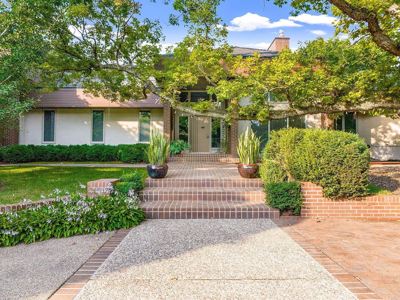 2909 Woods Trl S, Burnsville, MN 55306 MLS 6404688 Zillow