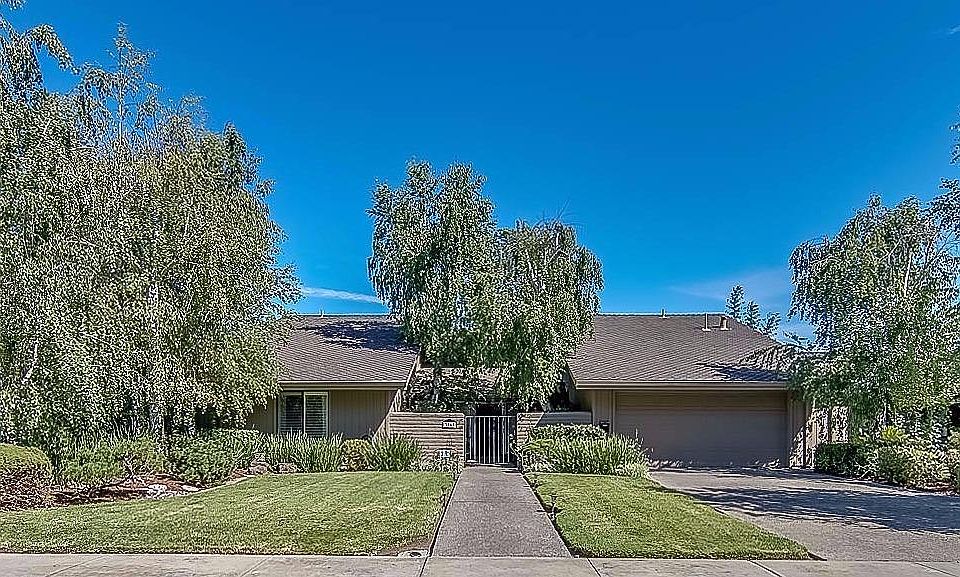 1st image of 3863 Petersburg Cir