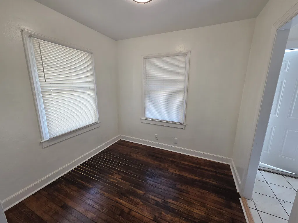 2 bed, 950 sqft, $1,950 — Photo 3