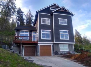 3605 Snowberry Rd, Eugene, OR 97403