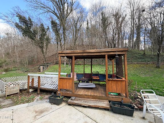 3rd image of 580 Hale Brook Rd