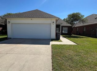 3223 Nicholson Lake Dr, Baton Rouge, LA 70810