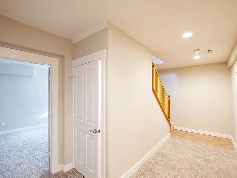 2657 Ulster St — Photo 13