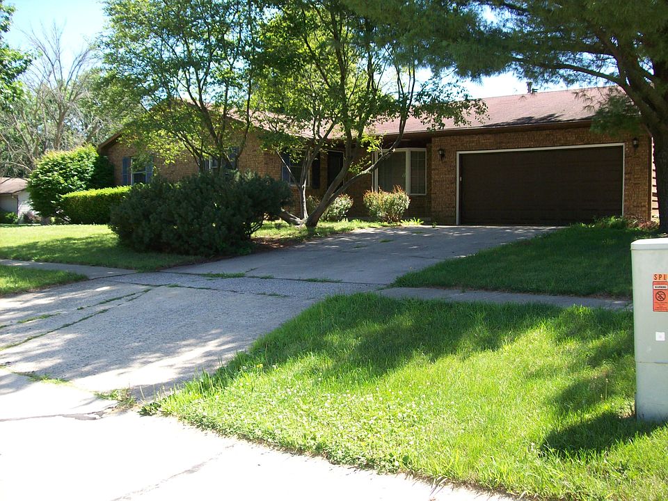 1st image of 2302 Clover Ln