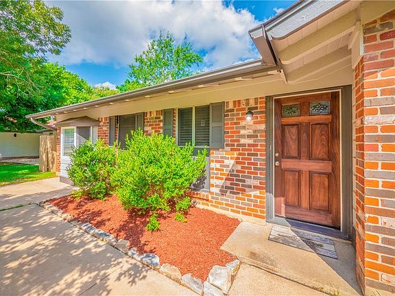 5th image of 7108 Whispering Oaks Dr
