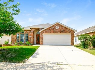 1005 Fort Apache Dr, Haslet, TX 76052