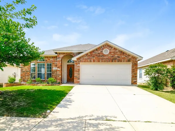 1005 Fort Apache Dr, Haslet, TX 76052