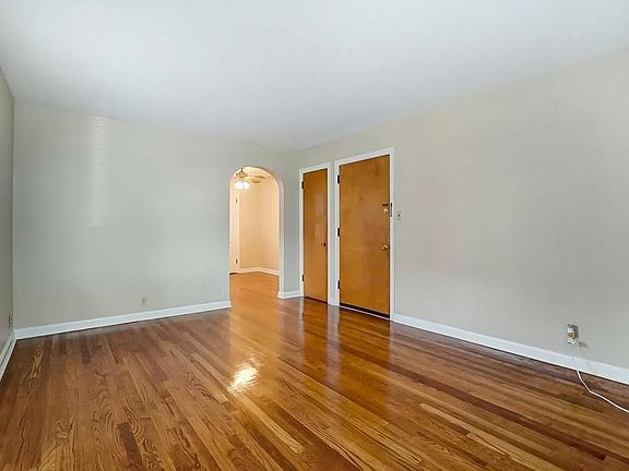 4th image of 4228 Virginia Ave #2