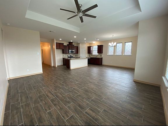 4th image of 3414 Travis Ct