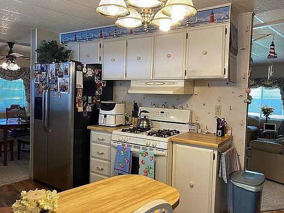 2nd image of 235 Inverness Ln
