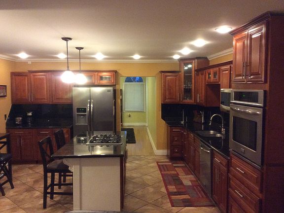 3rd image of 1027 Culbertson Ave