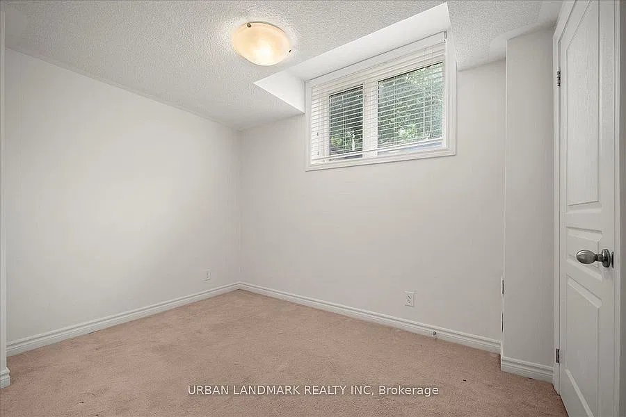 2 bed, 1.5 bath, 1000 sqft, $3,850 — Photo 3