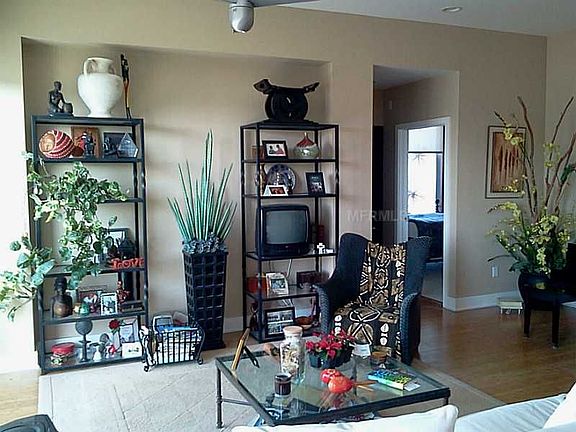 3rd image of 475 2nd St N Unit 501