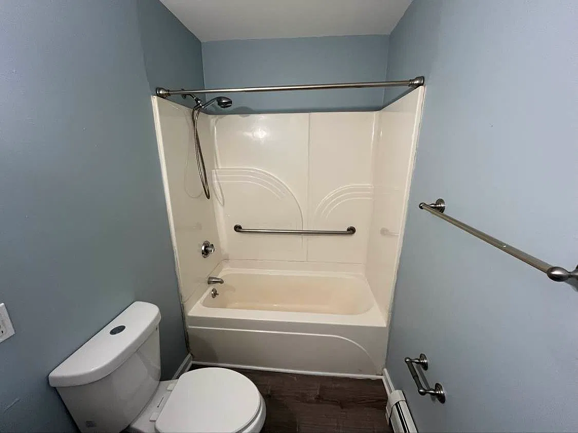 1 bed, 950 sqft, $1,175 — Photo 2