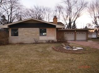 911 W Marywood Ave, Aurora, IL 60505