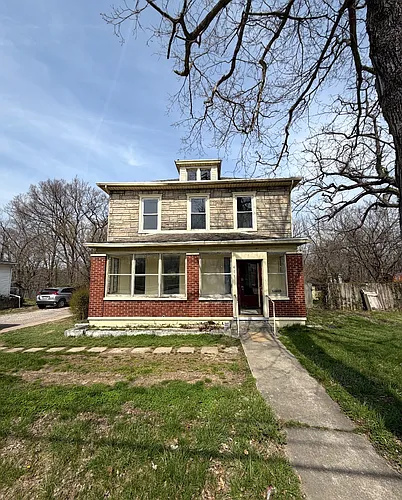 401 W Main St Photo 1