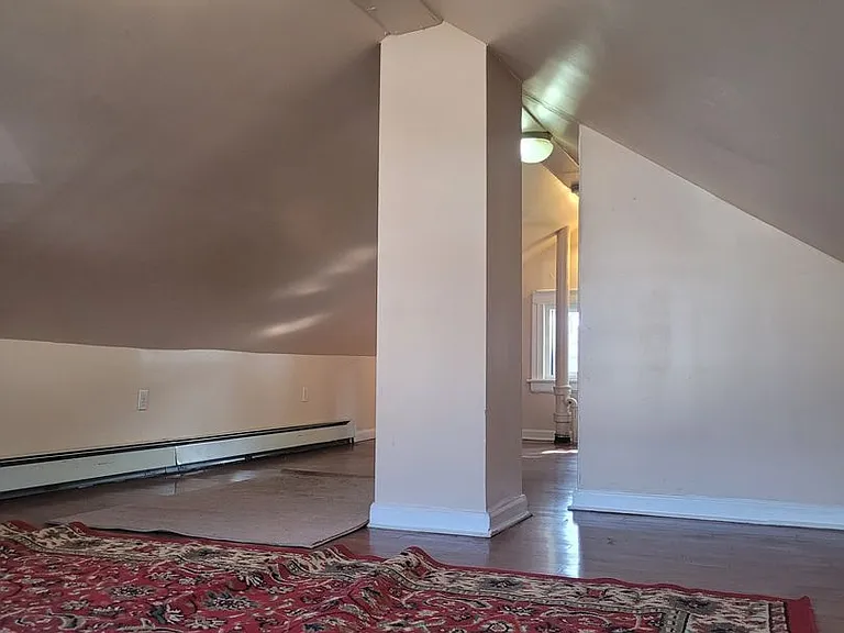 24 Valley St — Photo 15