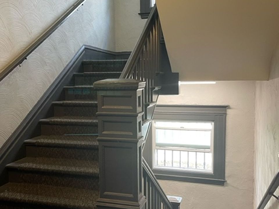 Building Photo 5