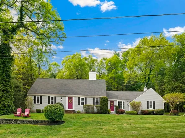 36 Chatham Way, Lynnfield, MA 01940