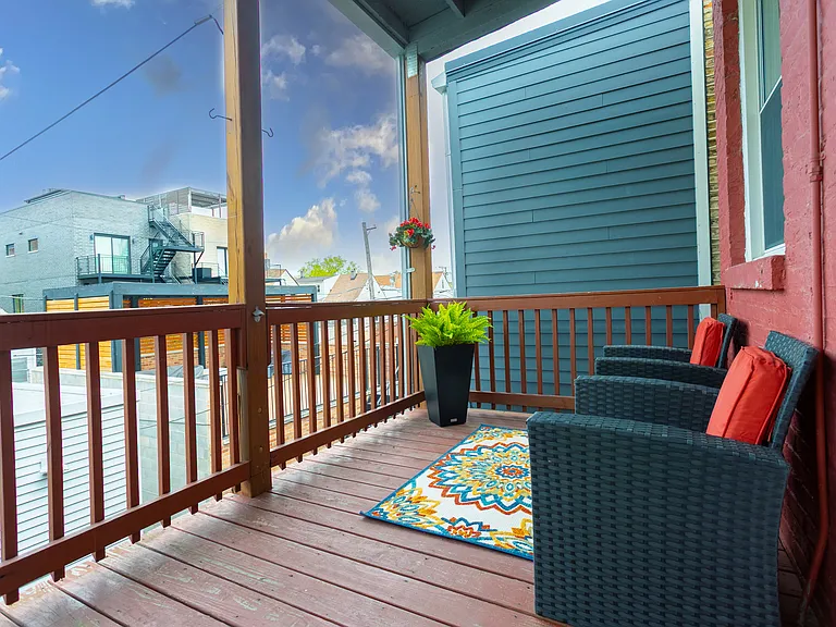 2232 W Homer St #2 — Photo 19