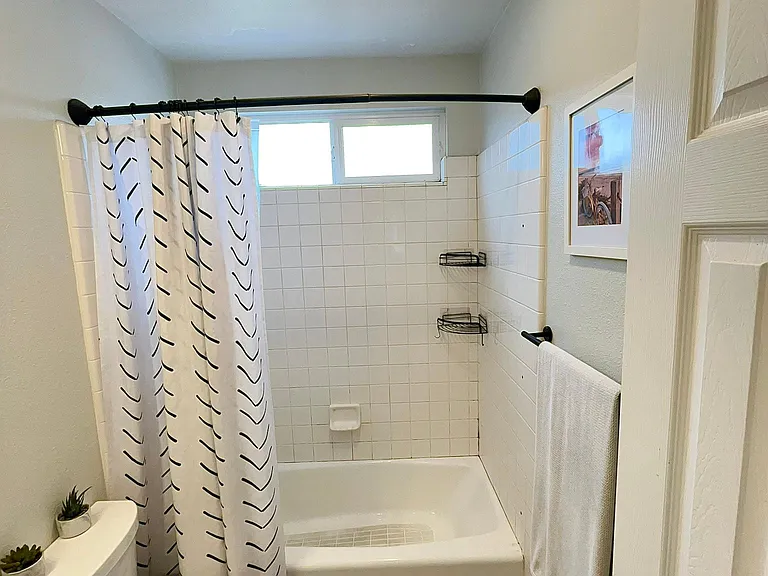3970 Ingraham St #7 — Photo 14