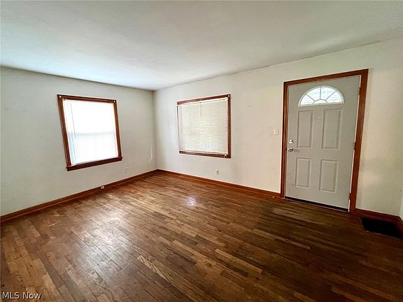 2nd image of 420 Garfield St