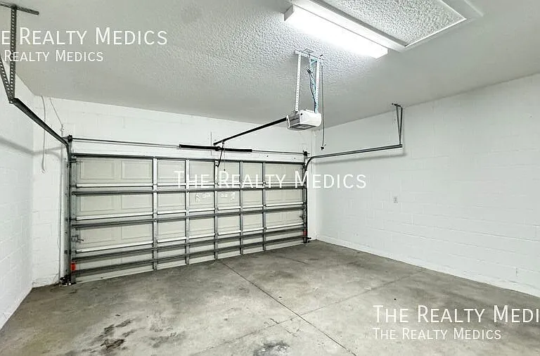 239 Hibiscus Ln — Photo 43