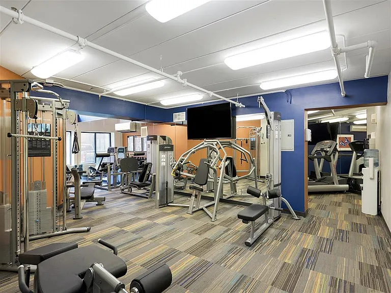 Park Pointe — Photo 11