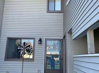 6374 Wainscot St SE, Grand Rapids, MI 49546