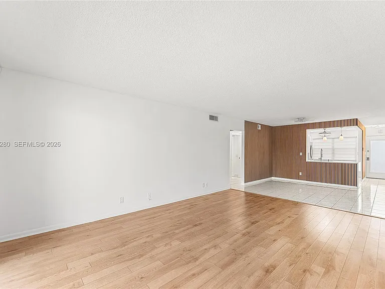 4301 Martinique Cir #H2 — Photo 20