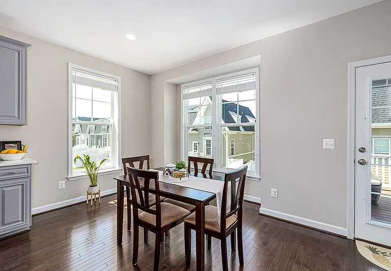3208 Marion Sq — Photo 7
