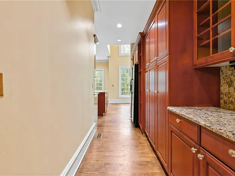 430 W Wesley Rd NW — Photo 22
