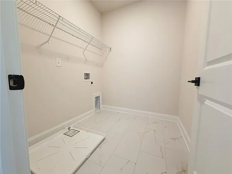2450 Colliers Ln — Photo 52