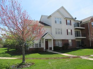 690 Mill Cir UNIT 101, Wheeling, IL 60090