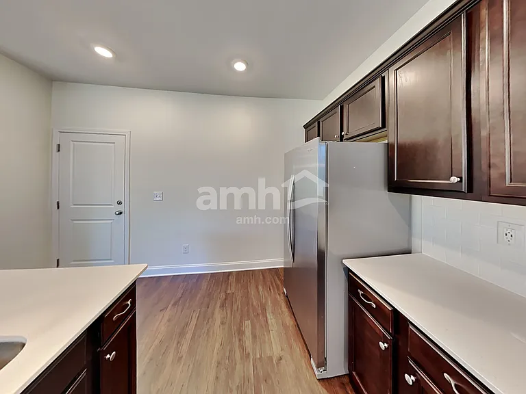 553 Rivermist Dr — Photo 5