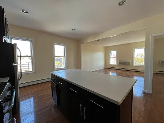 Rented by Parlor Real Estate Corp | media 7