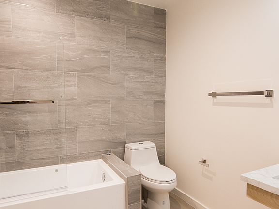 3rd image of 1187 Crenshaw Blvd #101AA