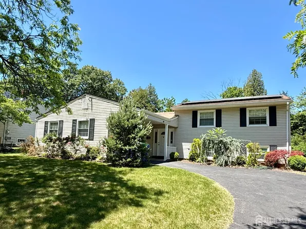 44 Drake Rd, Somerset, NJ 08873