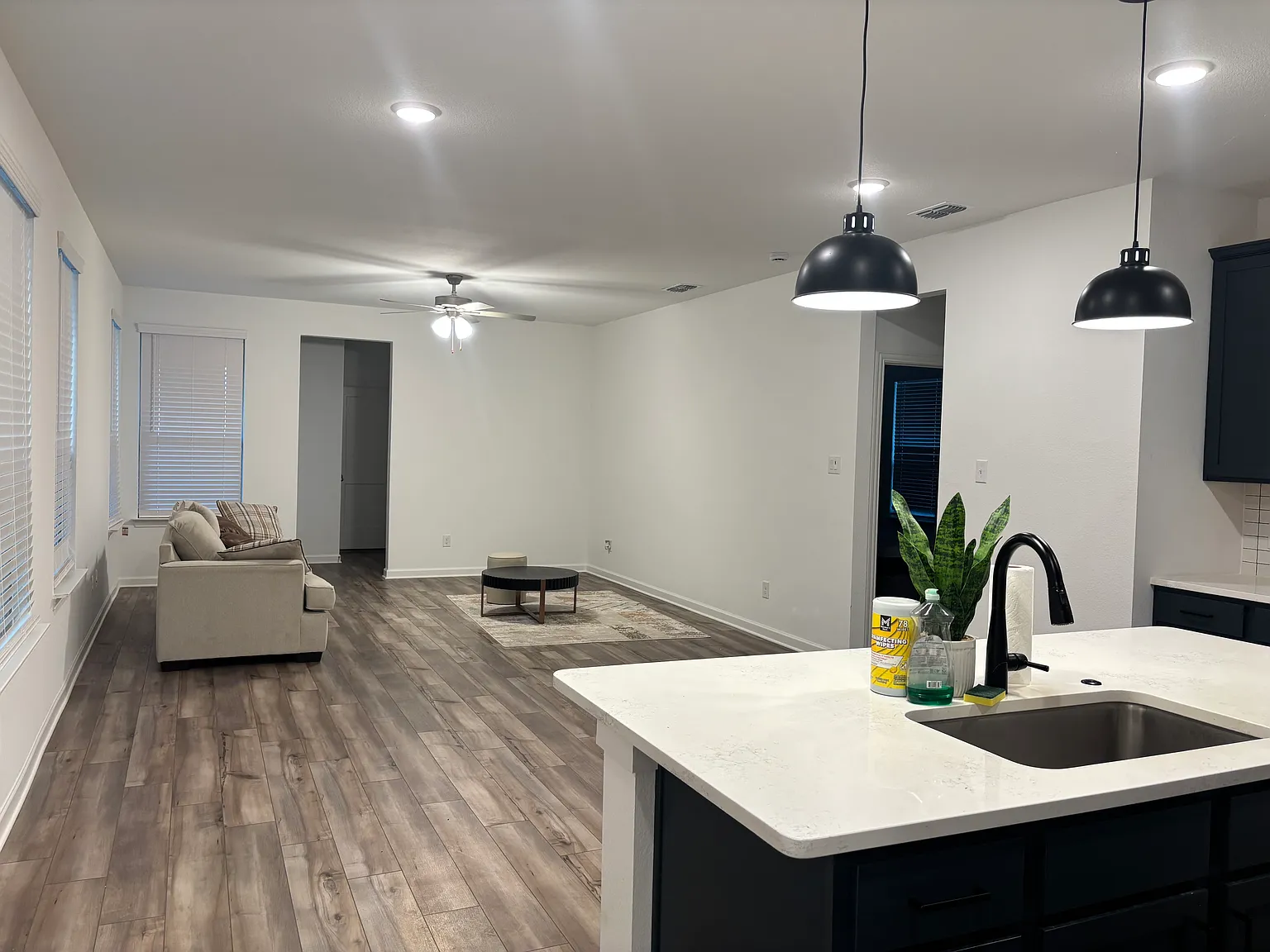 3 bed, 1583 sqft, $2,300 — Photo 1