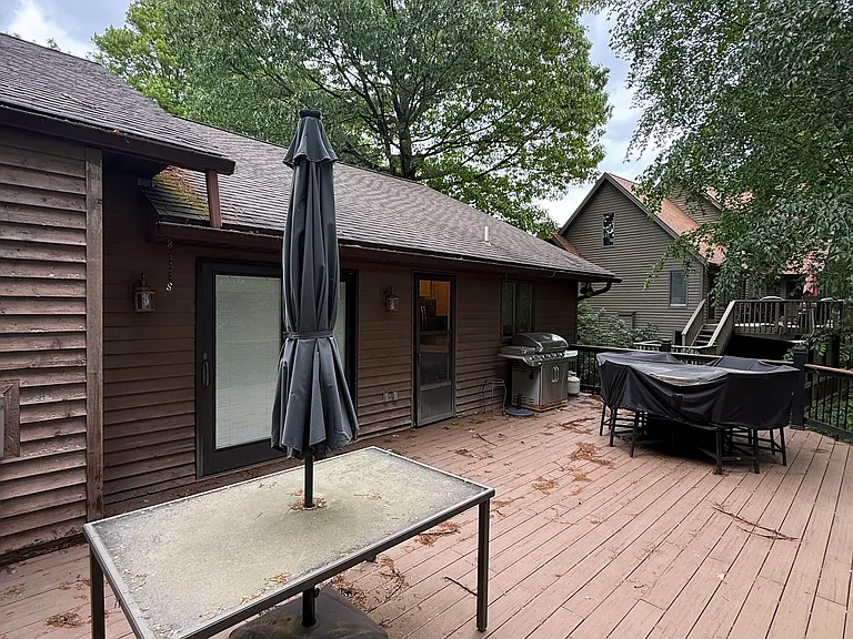 1011 Greystone Cir — Photo 16