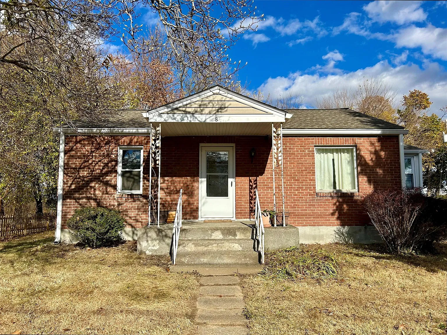 8 Union Avenue photo 1