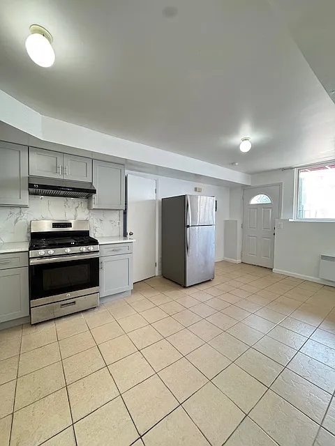 Studio, $1,500 — Photo 2